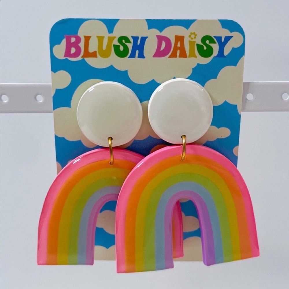 Blush Daisy Earrings 
New//Always Sold Out